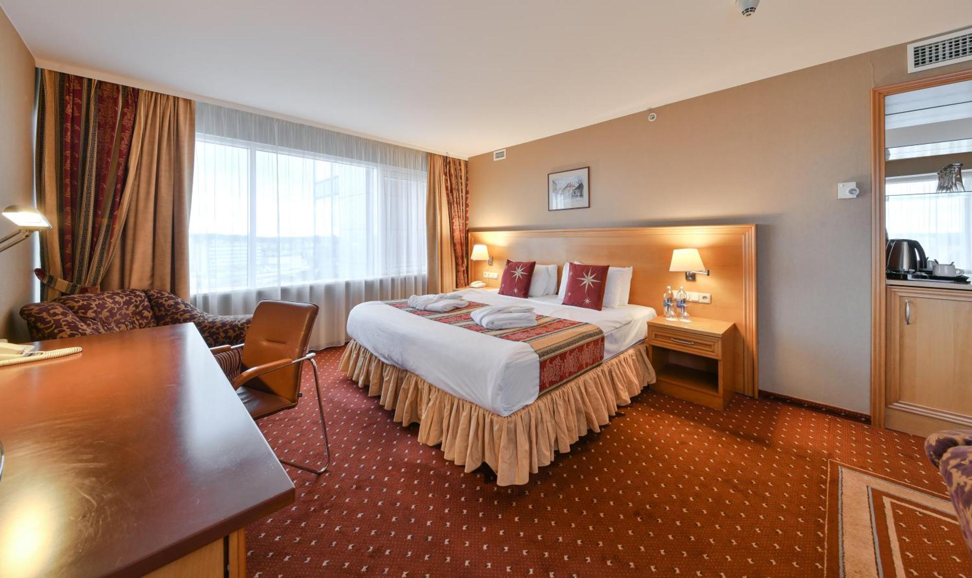 Park Plaza Hotel, Restaurant & Terrace, Panorama Bar, Conference & Banquet Center Hotel Vilnius